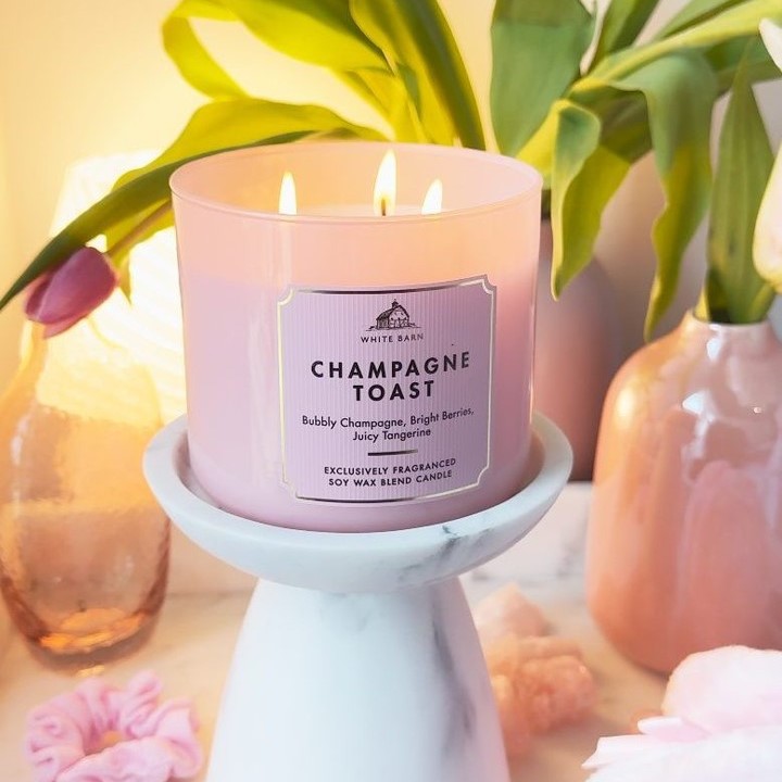 Bath & Body Works candle